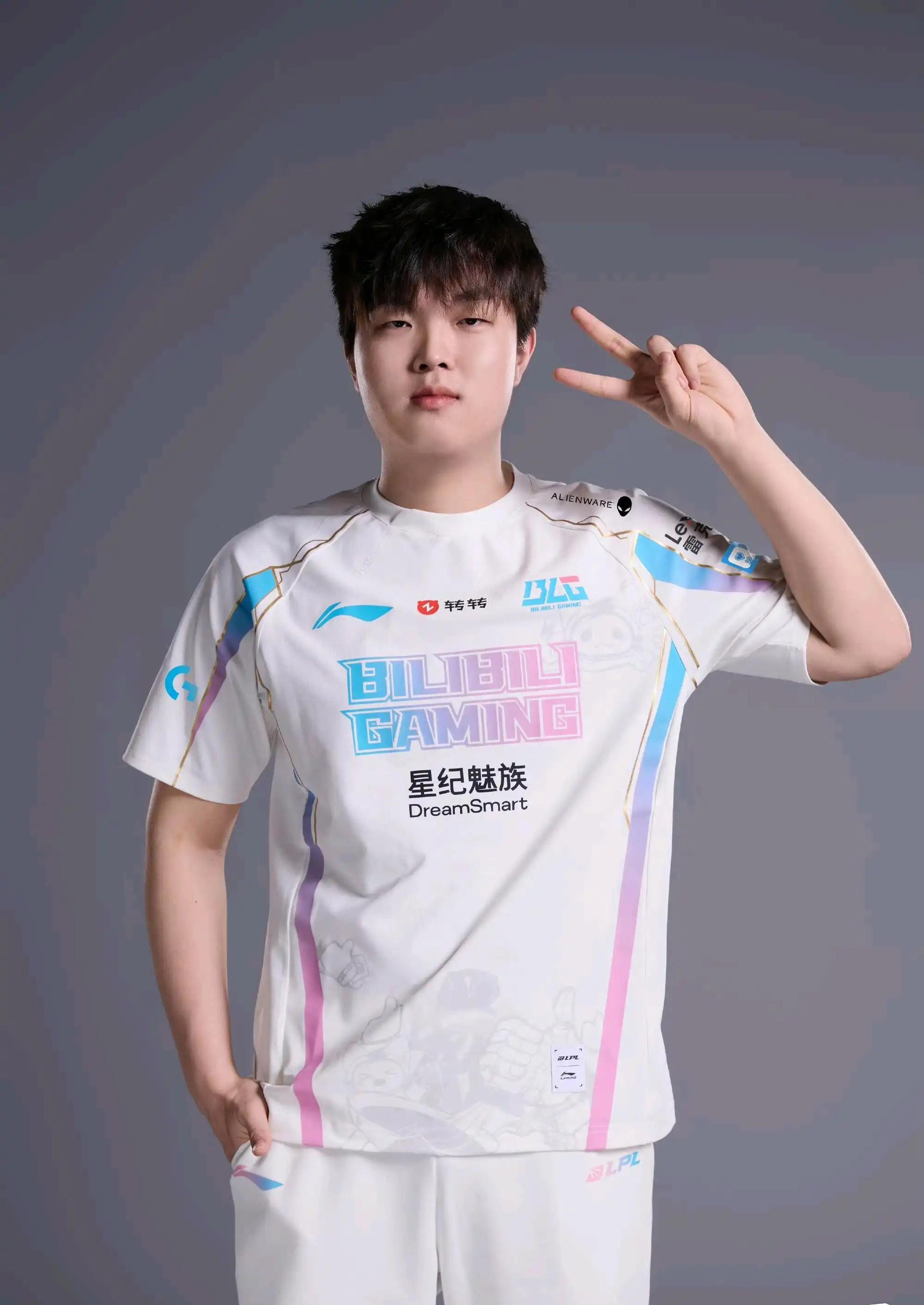 LGD力克G2，Viper单局斩获MVP焦点之战入围赛，让粉丝疯狂欢呼