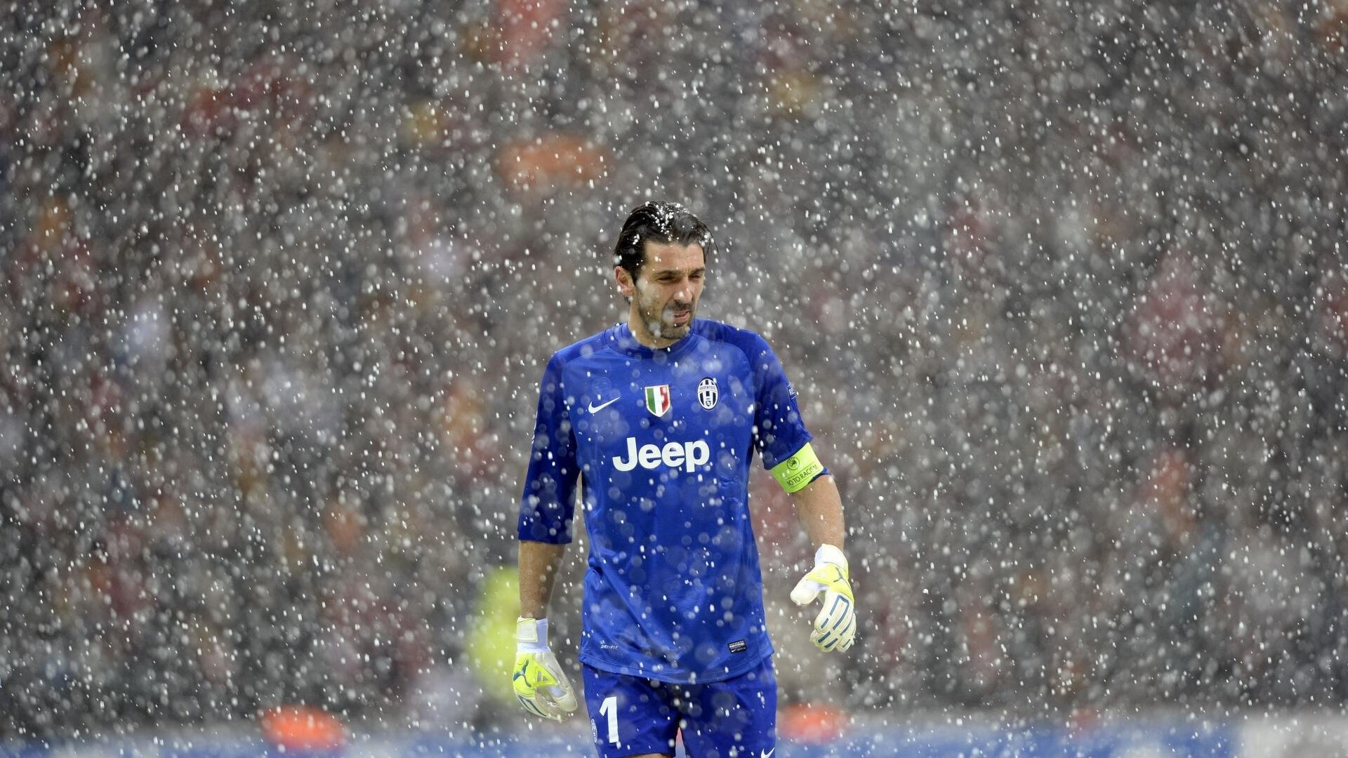 波斯铁骑的象征与天使之翼的舞动,当伊朗击败拜仁,迪马利亚在欧冠之夜书写传奇